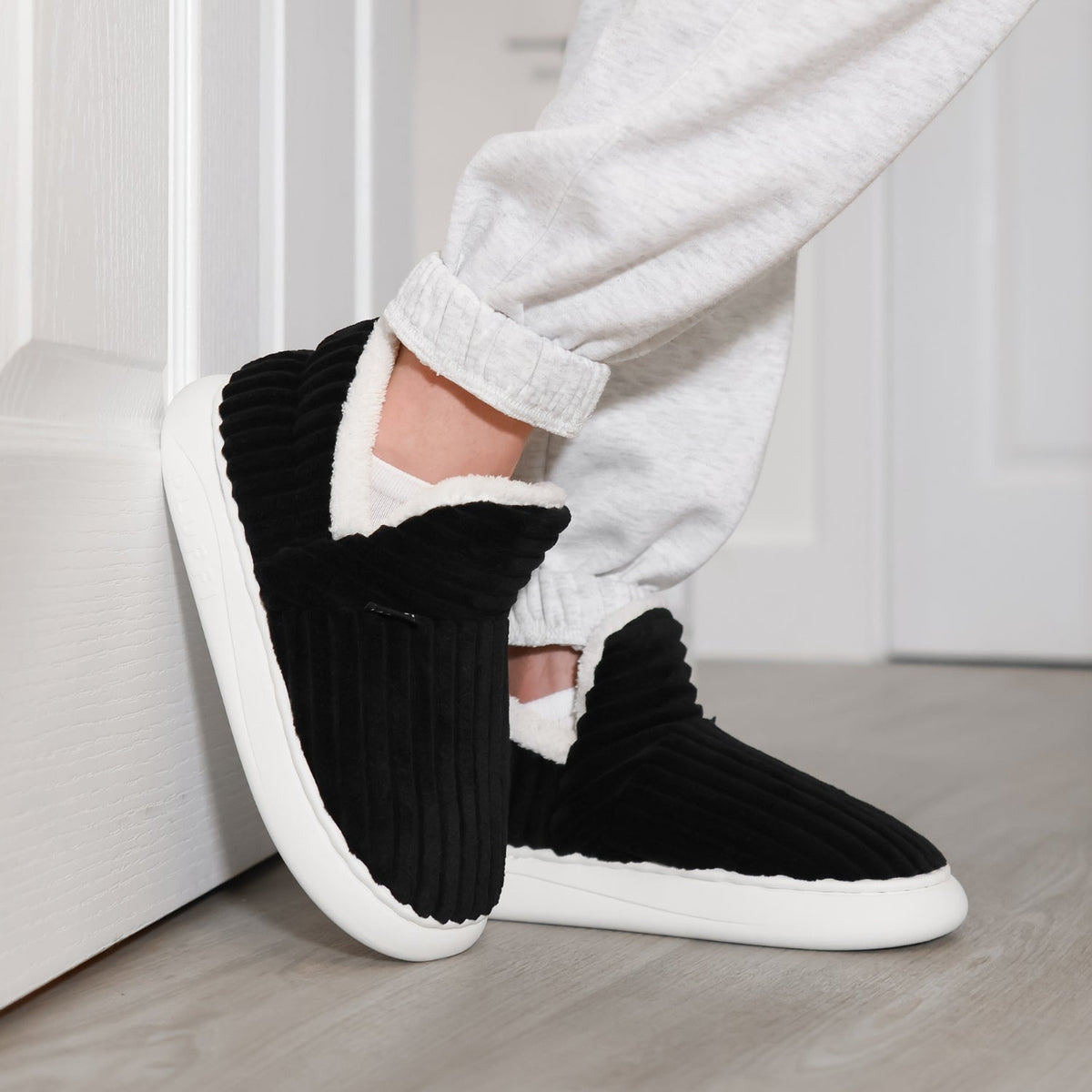 Fluffi Slippers™